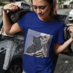 Skeleton Holding Cat Ladies T-shirt - WTEE-357
