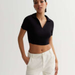 Tailored Elegance: Women's Collared V Neck Crop Top - Cropped Polo Top