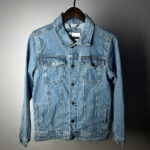 Casual Denim Jacket with Classic Pockets - Everyday Fashion Staple - Image 9